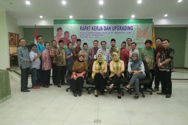 Anggota ICMI Orda Kota Tangerang foto bersama usai menggelar raker. (ist)