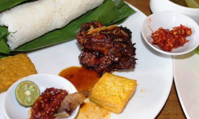 Menu Khas Pasundan, Ayam Bakar Rasana Sunda – PalapaNews